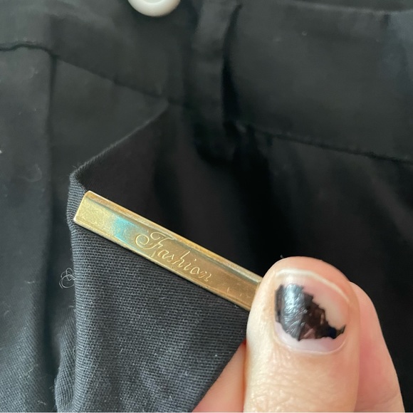 Vittoria Moda Black Capri Pants - Picture 2 of 10